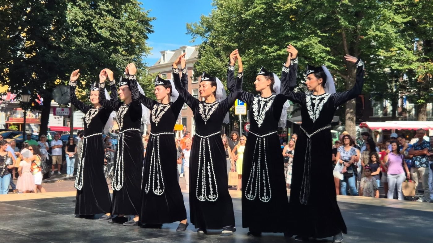 Optreden van YERAZ in de buitenlucht